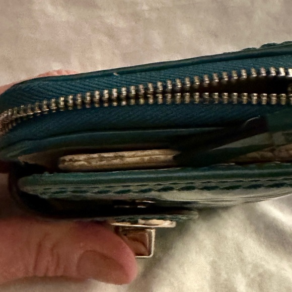 Women’s Coach wallet patent leather teal . Outside excellent, pealing.inside - Picture 13 of 16